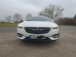 Weiß Gebraucht 2018 Opel Insignia Business Kombi | 14.500 € (Fairer Preis)