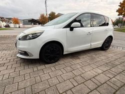 Weiß Gebraucht 2012 Renault Scénic III Expression Van / Kleinbus | 3.499 € (Etwas zu teuer)