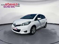 Schneeweiß Gebraucht 2013 Toyota Yaris Multidrive S Kleinwagen | 9.998 € (Teuer)