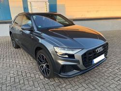 Grau Gebraucht 2020 Audi Q8 Sport SUV | 58.000 € (Fairer Preis)