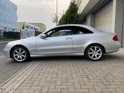 Silber Gebraucht 2005 Mercedes CLK220 Avantgarde Coupé | 5.500 €