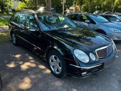 Schwarz Gebraucht 2003 Mercedes E270 Avantgarde Kombi | 3.650 € (Fairer Preis)