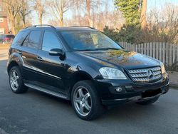 Schwarz Gebraucht 2007 Mercedes ML280 SUV | 5.000 € (Teuer)