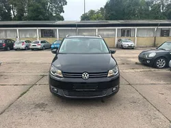Schwarz Gebraucht 2011 VW Touran Van / Kleinbus | 6.900 € (Guter Preis)