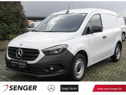 Weiß Gebraucht 2023 Mercedes Citan 112 Van / Kleinbus | 20.528 € (Superpreis)