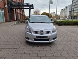 Silber Gebraucht 2010 Toyota Verso Executive Van / Kleinbus | 4.750 € (Guter Preis)