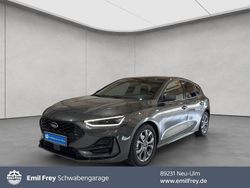 Grau Gebraucht 2024 Ford Focus ST-Line X Limousine | 24.480 € (Fairer Preis)