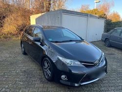 Schwarz Gebraucht 2015 Toyota Auris Edition Kombi | 6.499 € (Fairer Preis)