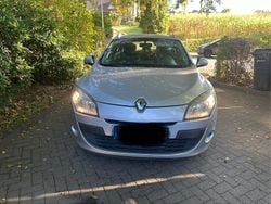 Silber Gebraucht 2012 Renault Mégane GrandTour Kombi | 2.500 € (Fairer Preis)