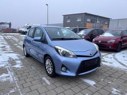Blau Gebraucht 2013 Toyota Yaris Hybrid Life Kleinwagen | 9.500 € (Fairer Preis)