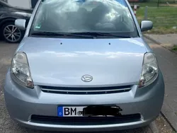 Silber Gebraucht 2005 Daihatsu Sirion Kleinwagen | 2.800 € (Fairer Preis)