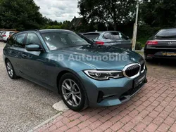 Blau Gebraucht 2021 BMW 318 Sport Line Kombi | 20.699 € (Fairer Preis)