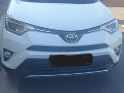 Weiß Gebraucht 2016 Toyota RAV4 Edition SUV | 16.500 € (Etwas zu teuer)