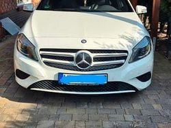 Weiß Gebraucht 2015 Mercedes A180 Limousine | 10.999 € (Guter Preis)