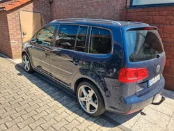 Blau Gebraucht 2014 VW Touran Highline Van / Kleinbus | 9.500 € (Guter Preis)
