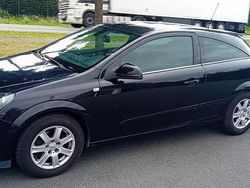 Schwarz Gebraucht 2010 Opel Astra GTC Innovation | 2.950 € (Fairer Preis)