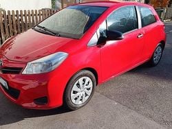 Rot Gebraucht 2014 Toyota Yaris Kleinwagen | 4.699 € (Guter Preis)
