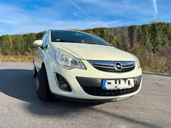 Weiß Gebraucht 2012 Opel Corsa Edition Coupé | 3.900 € (Fairer Preis)