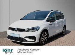 Pure white Gebraucht 2024 VW Touran Style Van / Kleinbus | 39.930 € (Guter Preis)