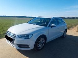 Weiß Gebraucht 2014 Audi A3 Ambition Limousine | 12.800 € (Fairer Preis)