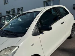 Weiß Gebraucht 2010 Toyota Yaris Kleinwagen | 2.800 € (Fairer Preis)