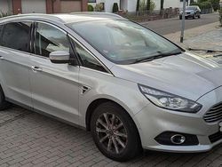 Silber Gebraucht 2017 Ford S-MAX Titanium Van / Kleinbus | 13.500 € (Fairer Preis)
