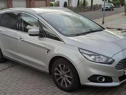 Silber Gebraucht 2017 Ford S-MAX Titanium Van / Kleinbus | 13.500 € (Fairer Preis)