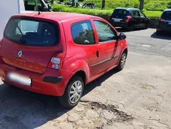 Rot Gebraucht 2009 Renault Twingo Kleinwagen | 1.700 € (Fairer Preis)