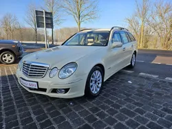 Beige Gebraucht 2008 Mercedes E200 Kombi | 4.980 €