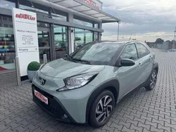 Urban khaki Gebraucht 2025 Toyota Aygo Team Kleinwagen | 18.990 € (Etwas zu teuer)