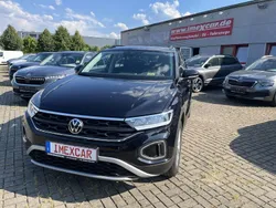 Schwarz metallic Gebraucht 2024 VW T-Roc Life SUV | 28.990 € (Guter Preis)