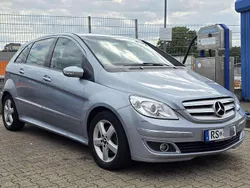 Blau Gebraucht 2006 Mercedes B200 Van / Kleinbus | 2.700 € (Fairer Preis)