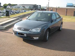 Grau Gebraucht 2004 Ford Mondeo Ghia Limousine | 1.800 € (Guter Preis)