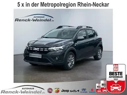 Grau Gebraucht 2023 Dacia Sandero Expression Kleinwagen | 16.989 € (Fairer Preis)