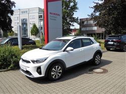 Weiß Gebraucht 2023 Kia Stonic Vision SUV | 20.790 € (Etwas zu teuer)