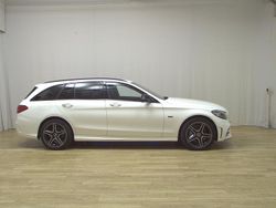 Weiss Gebraucht 2020 Mercedes C300e AMG line Kombi | 21.480 € (Fairer Preis)