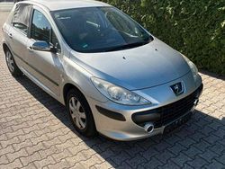 Grau Gebraucht 2005 Peugeot 307 Kleinwagen | 1.650 €