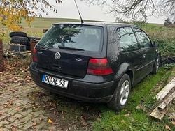 Schwarz Gebraucht 2001 VW Golf IV Kleinwagen | 450 € (Superpreis)