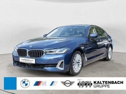 Blau Gebraucht 2022 BMW 545e Luxury Line Limousine | 39.890 € (Fairer Preis)