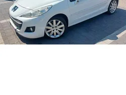 Weiß Gebraucht 2012 Peugeot 207 CC Platinum Cabrio | 3.900 € (Fairer Preis)