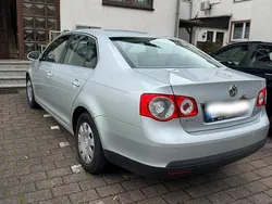 Grau Gebraucht 2005 VW Jetta Limousine | 1.400 € (Fairer Preis)
