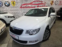 Weiß Gebraucht 2012 Skoda Superb Family Limousine | 8.990 € (Fairer Preis)