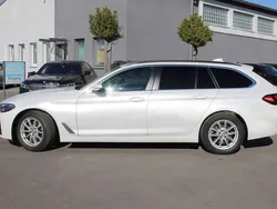 Mineralweiss metallic Gebraucht 2022 BMW 520 Sport Line Kombi | 32.750 € (Guter Preis)