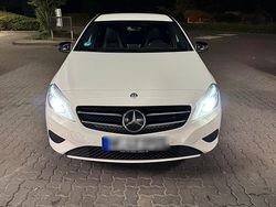 Weiß Gebraucht 2013 Mercedes A180 Kleinwagen | 7.199 €