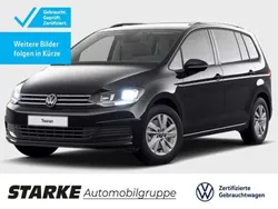 Schwarz (deep black perleffekt) Gebraucht 2024 VW Touran Comfortline Van / Kleinbus | 33.550 € (Fairer Preis)
