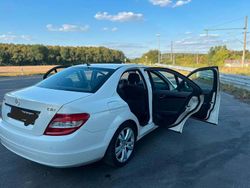 Weiß Gebraucht 2010 Mercedes C200 Classic Limousine | 6.500 € (Fairer Preis)