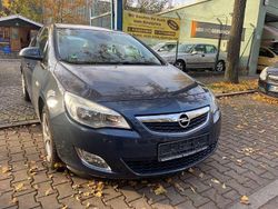 Blau Gebraucht 2010 Opel Astra Edition Limousine | 3.290 € (Guter Preis)