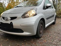 Silber Gebraucht 2008 Toyota Aygo Kleinwagen | 4.250 € (Fairer Preis)