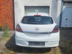 Weiß Gebraucht 2009 Opel Astra Limousine | 1.900 € (Fairer Preis)