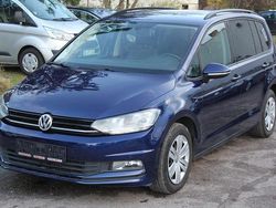 Blau Gebraucht 2016 VW Touran Van / Kleinbus | 11.970 € (Fairer Preis)